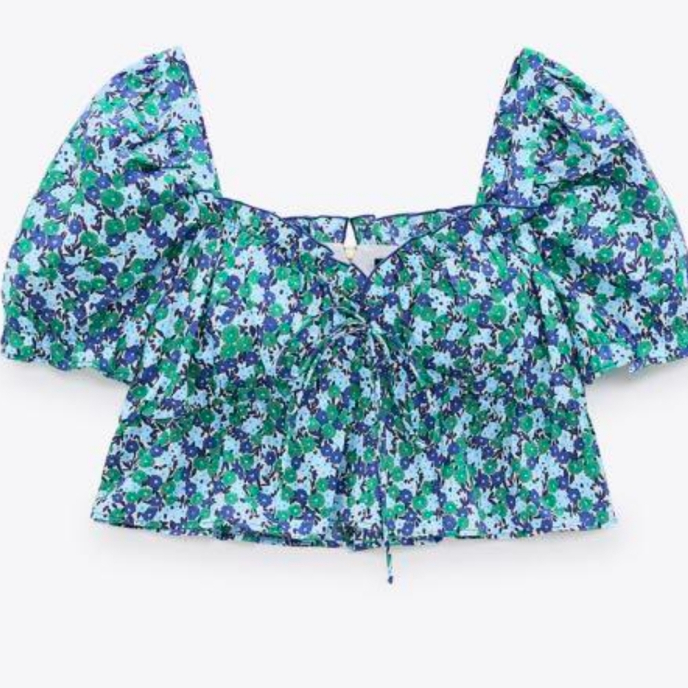 Zara dainty ditsy floral puff sleeve Milkmaid crop. Blue, green, purple. Small - Picture 4 of 16